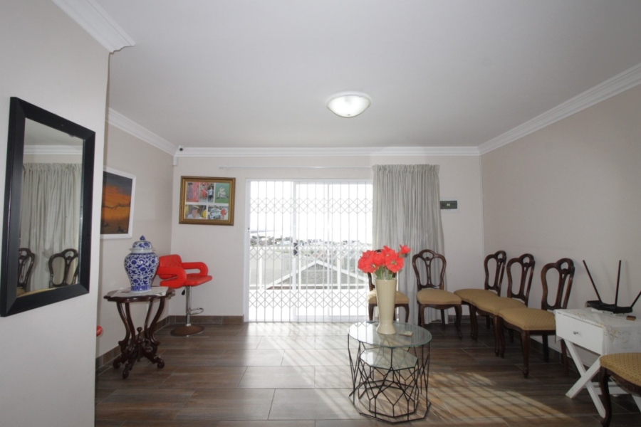 3 Bedroom Property for Sale in Wavecrest Eastern Cape